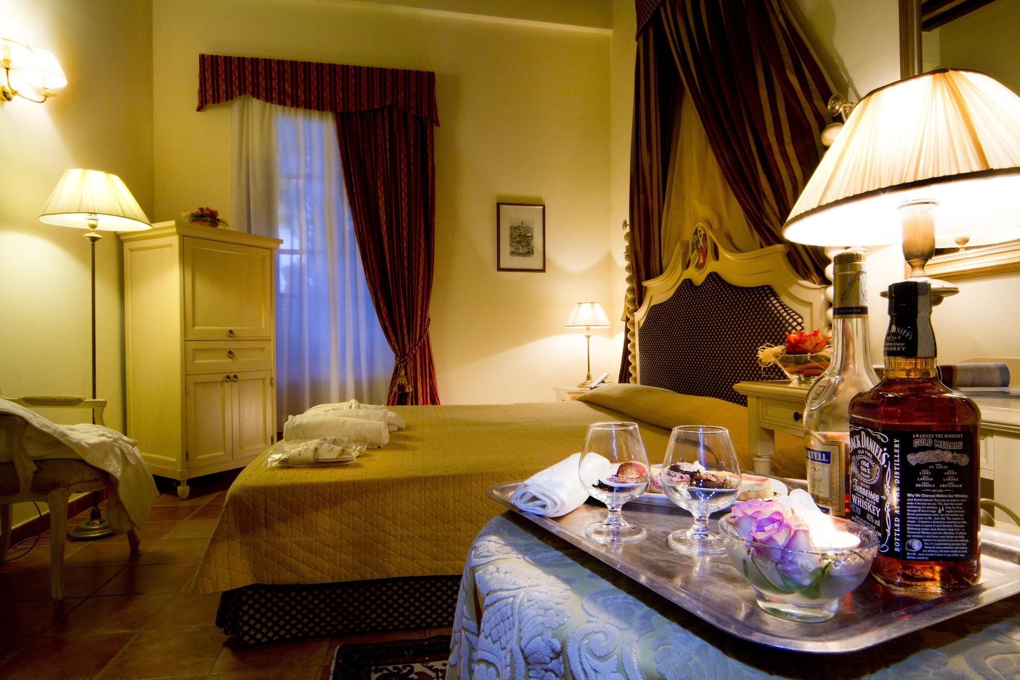 Castello Di Leonina Relais - Adults Only Hotel Siena Bagian luar foto