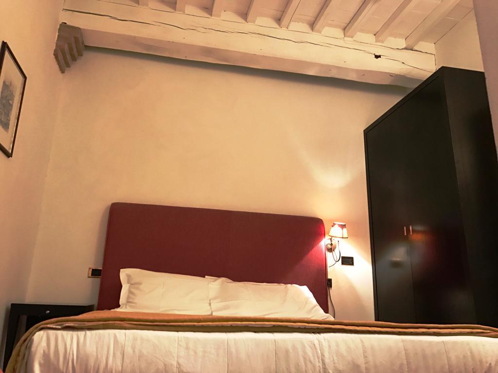 Castello Di Leonina Relais - Adults Only Hotel Siena Bagian luar foto