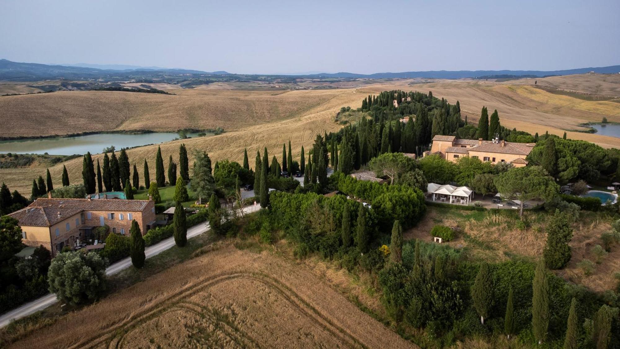 Castello Di Leonina Relais - Adults Only Hotel Siena Bagian luar foto