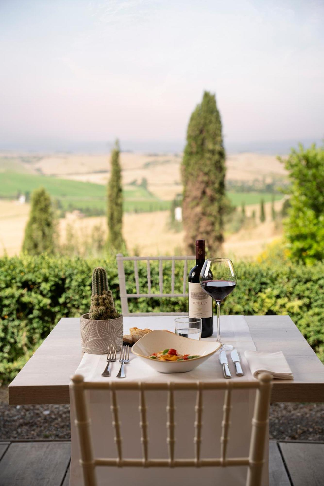 Castello Di Leonina Relais - Adults Only Hotel Siena Bagian luar foto
