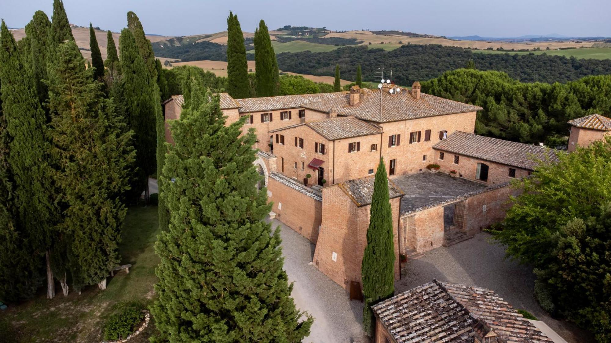 Castello Di Leonina Relais - Adults Only Hotel Siena Bagian luar foto