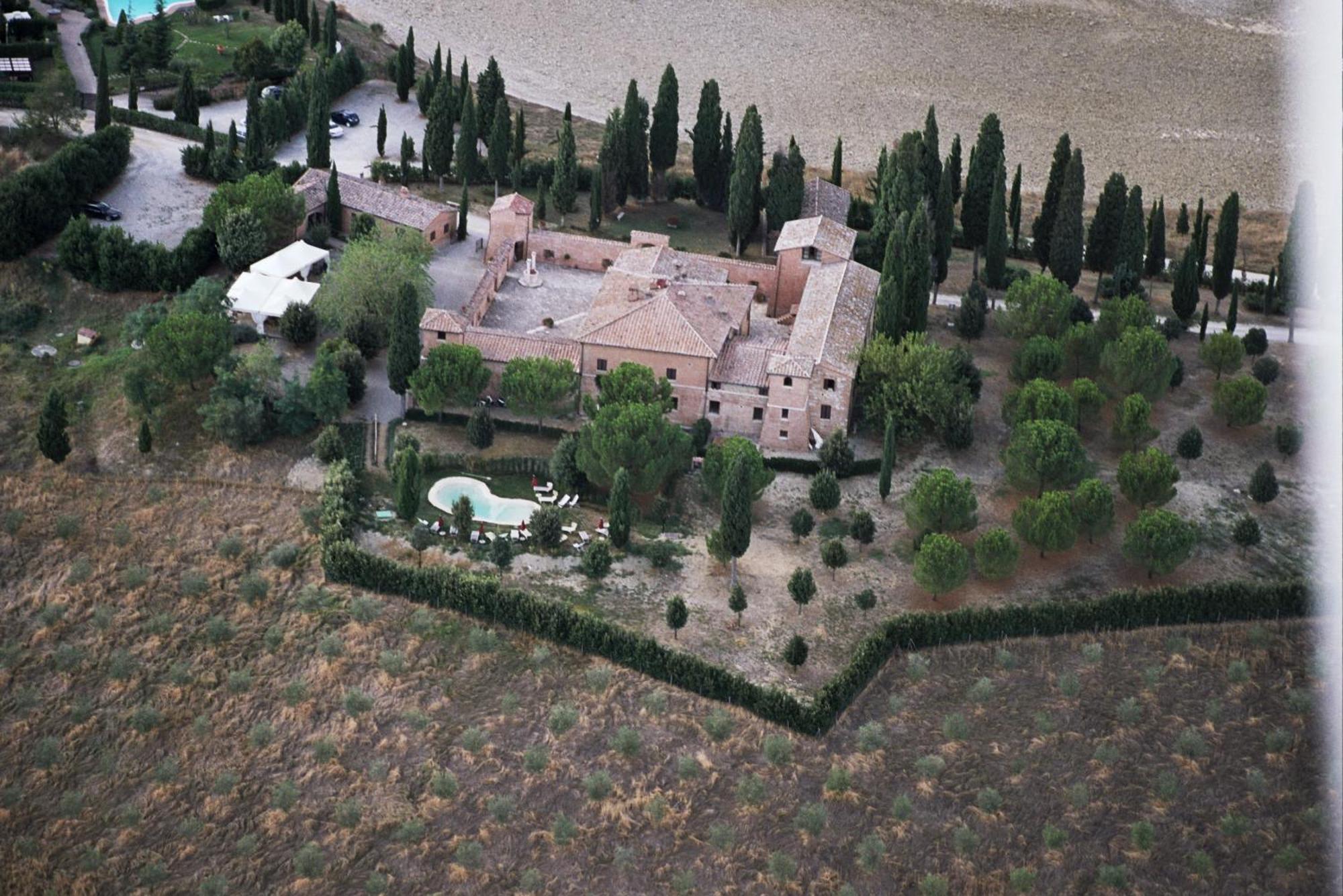 Castello Di Leonina Relais - Adults Only Hotel Siena Bagian luar foto