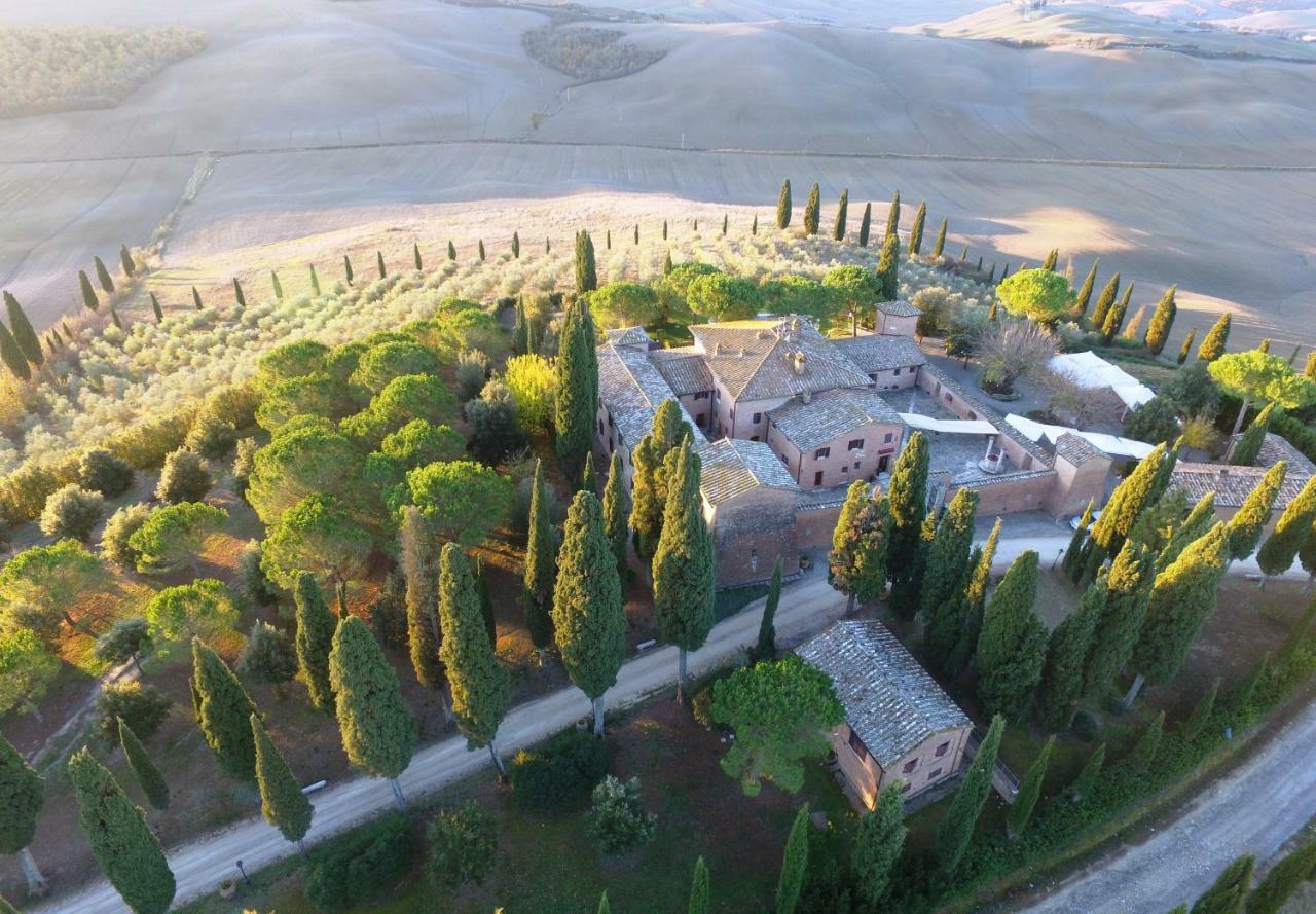 Castello Di Leonina Relais - Adults Only Hotel Siena Bagian luar foto